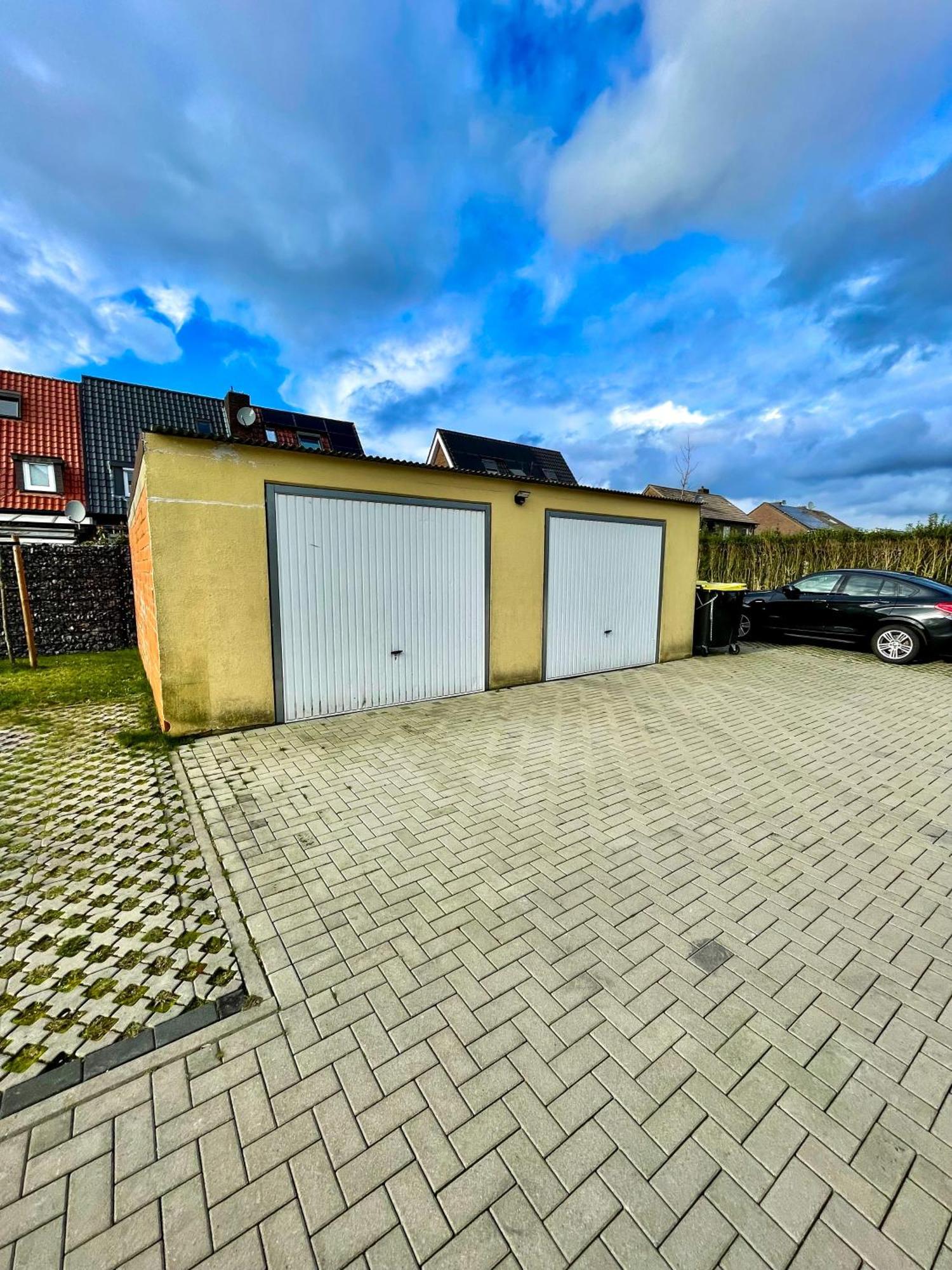 Ahaus: Stadtoase Mit Terrasse & Privater Garage Exterior photo